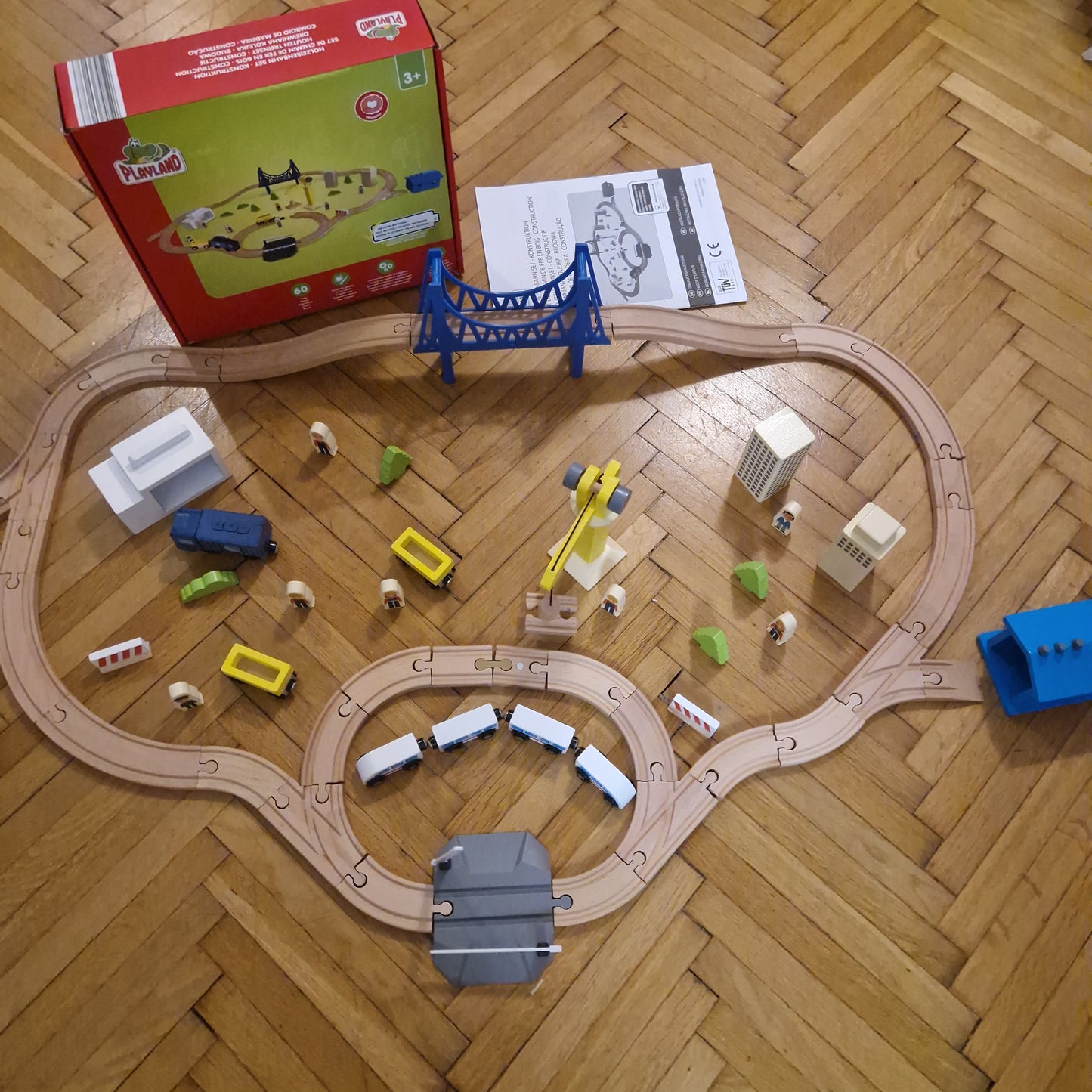 Szuper pálya daruval, elektromos teherautóval