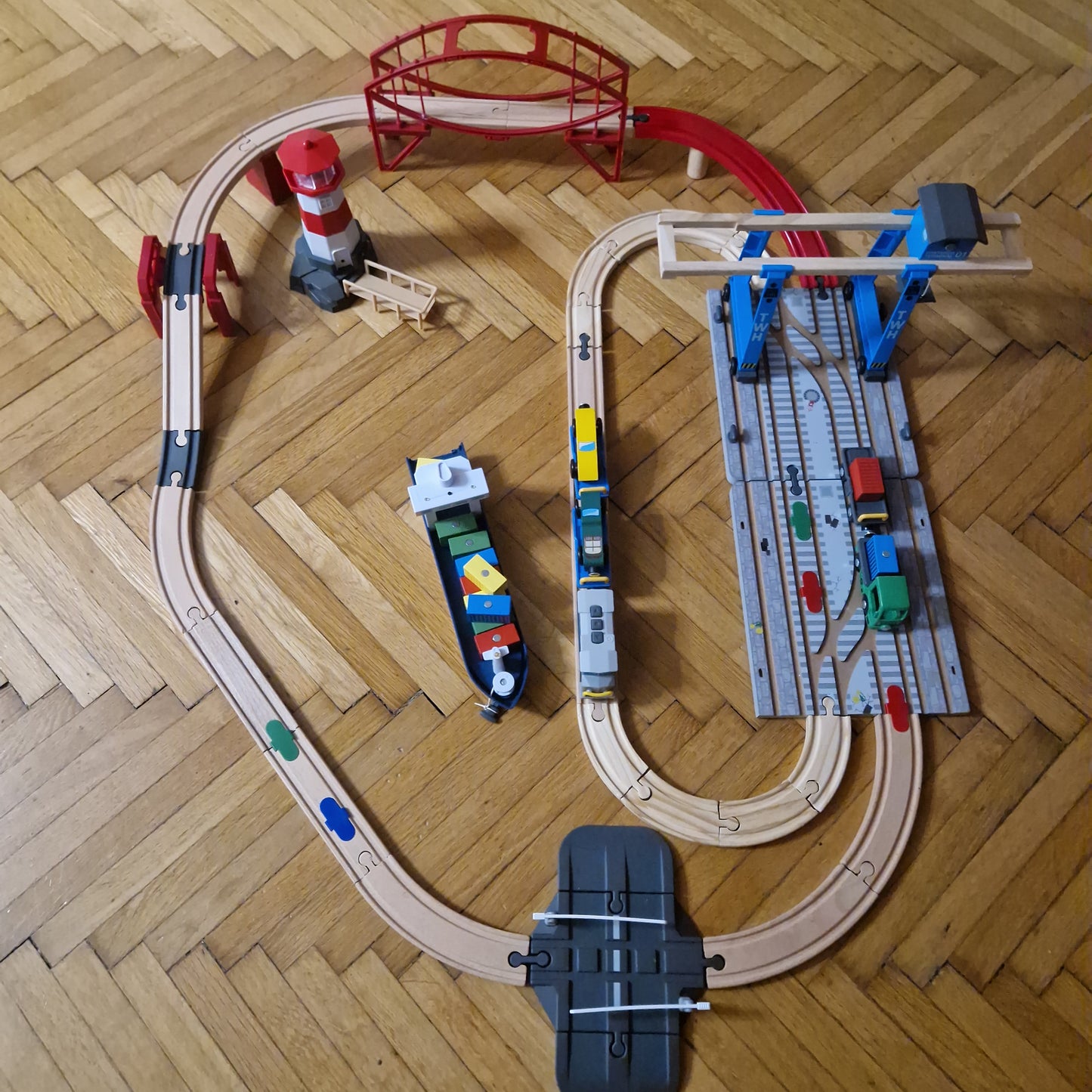 Szuper kikötői pályaszett okos kisvonattal