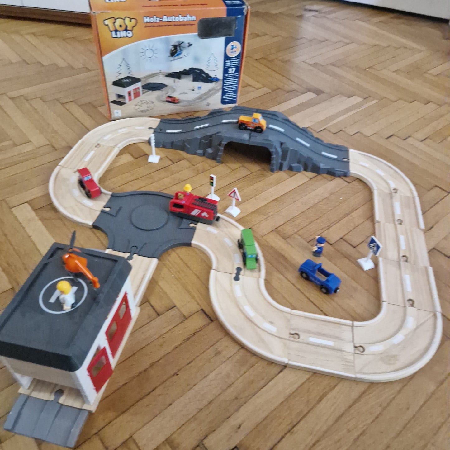 Szuper autópálya dobozában