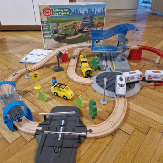 Futurisztikus vonatpálya dobozában