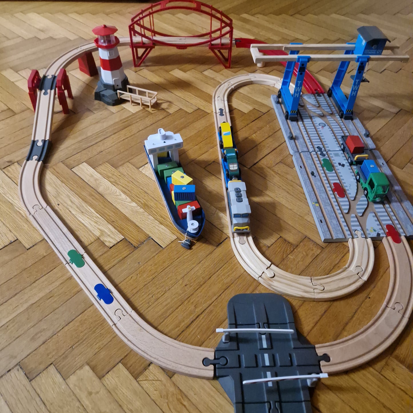 Szuper kikötői pályaszett okos kisvonattal