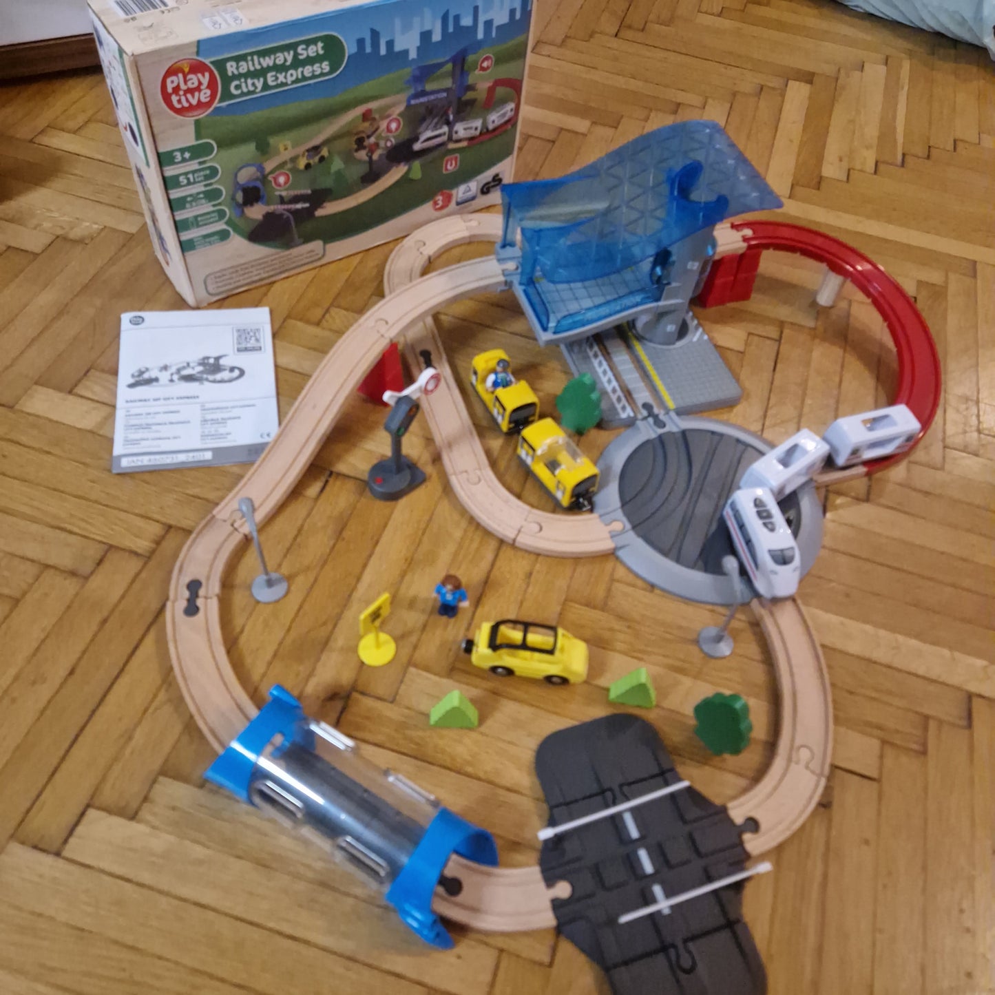 Futurisztikus vonatpálya dobozában