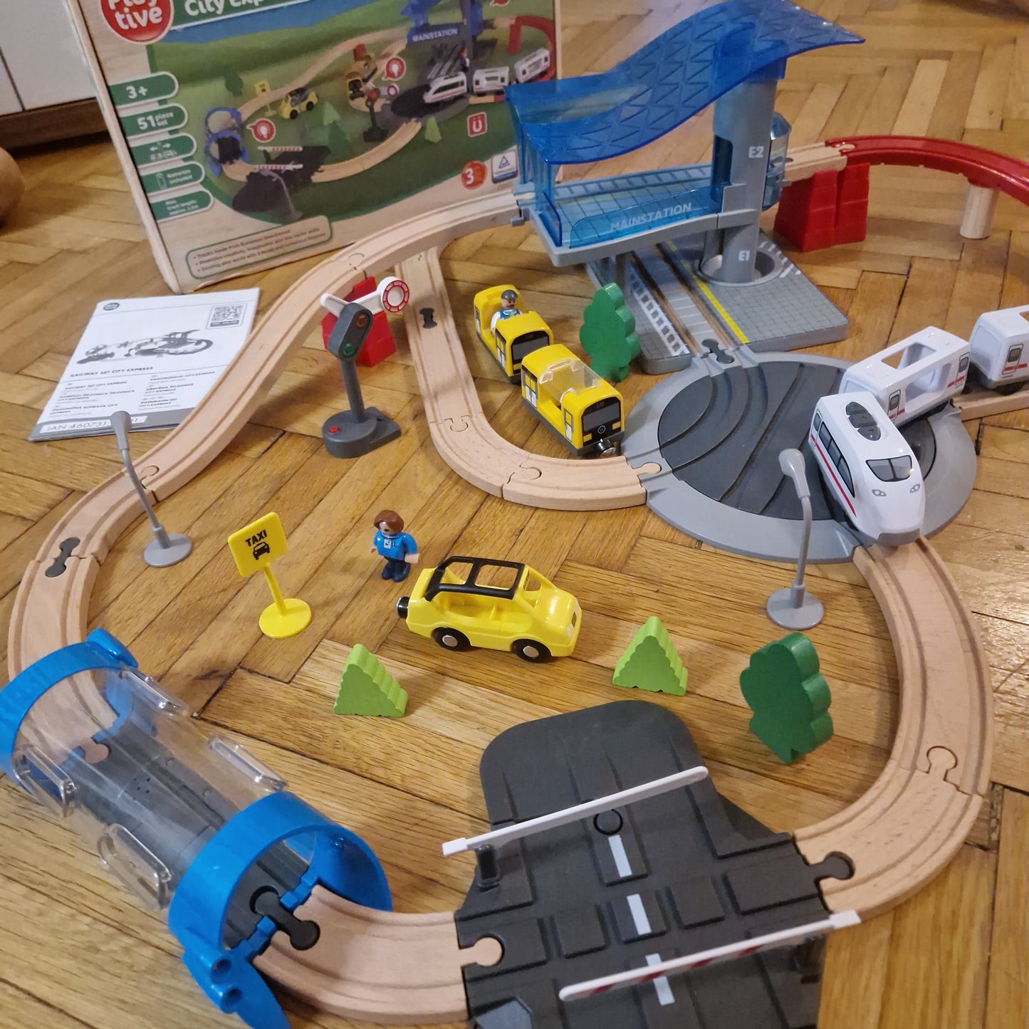 Futurisztikus vonatpálya dobozában
