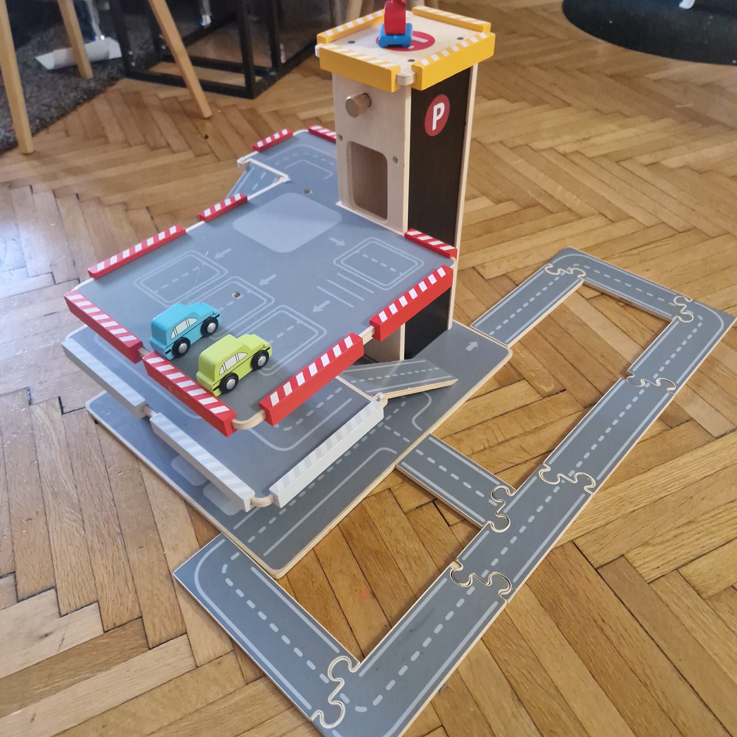 Óriási fa parkolóház