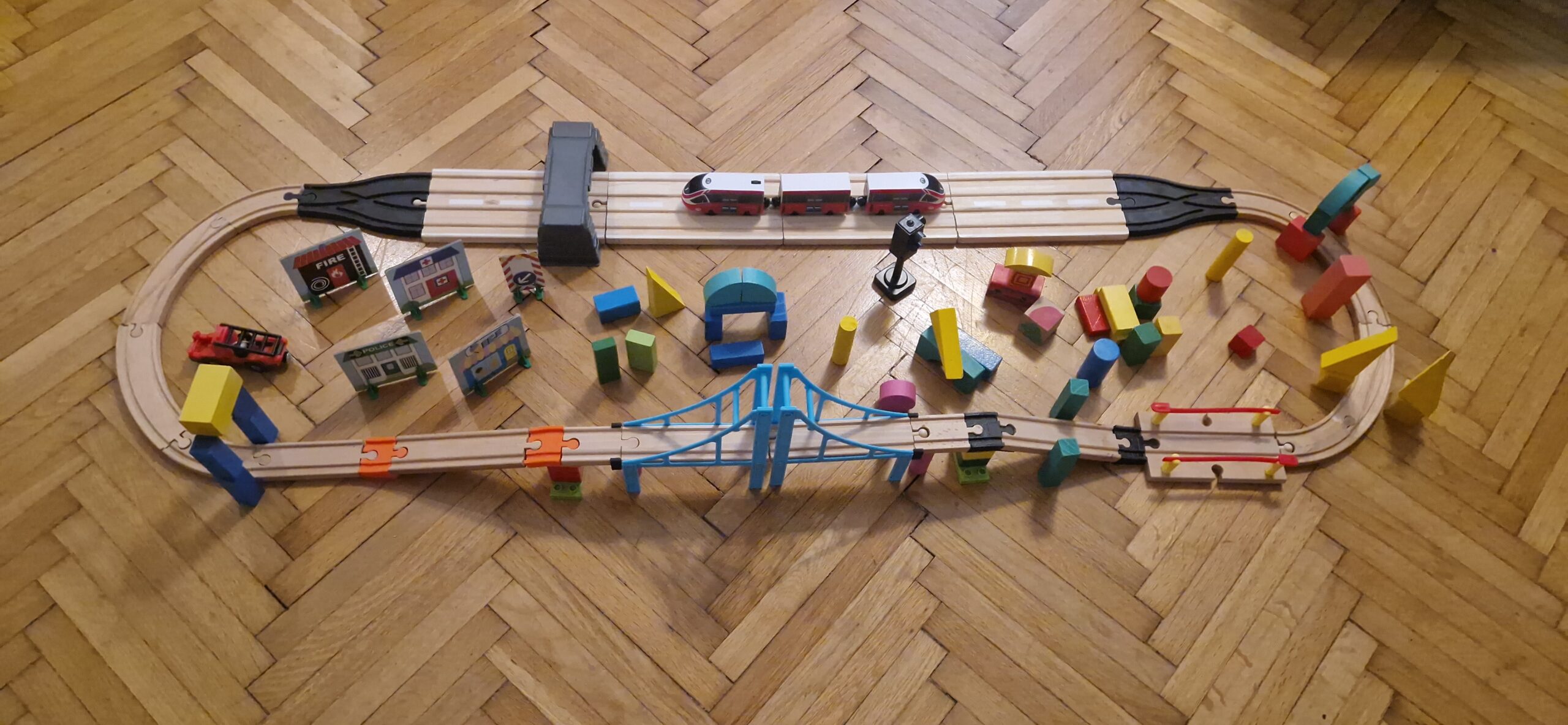 Különleges egyedi autó és vonatpálya SIHU adapterekkel - Image 3