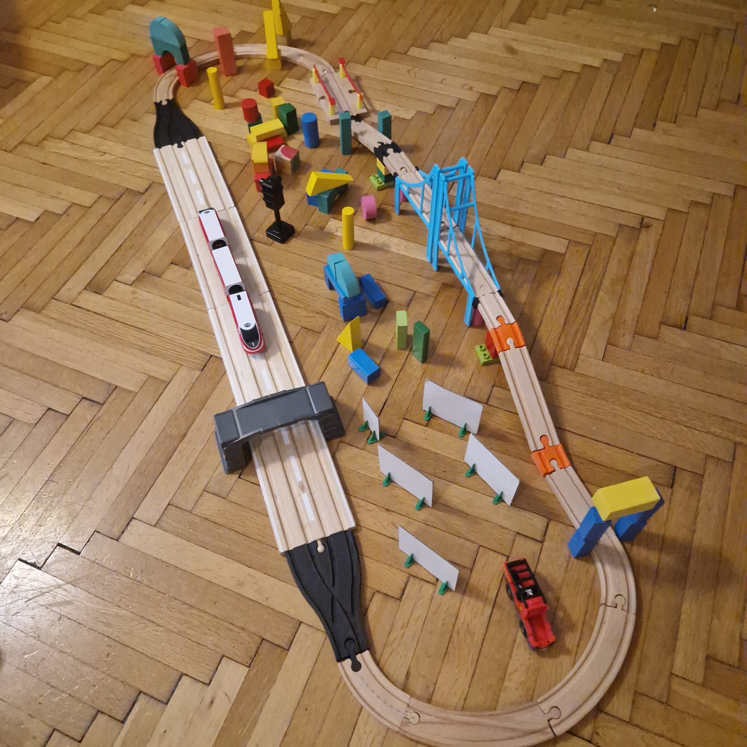 Különleges egyedi autó és vonatpálya SIHU adapterekkel - Image 2