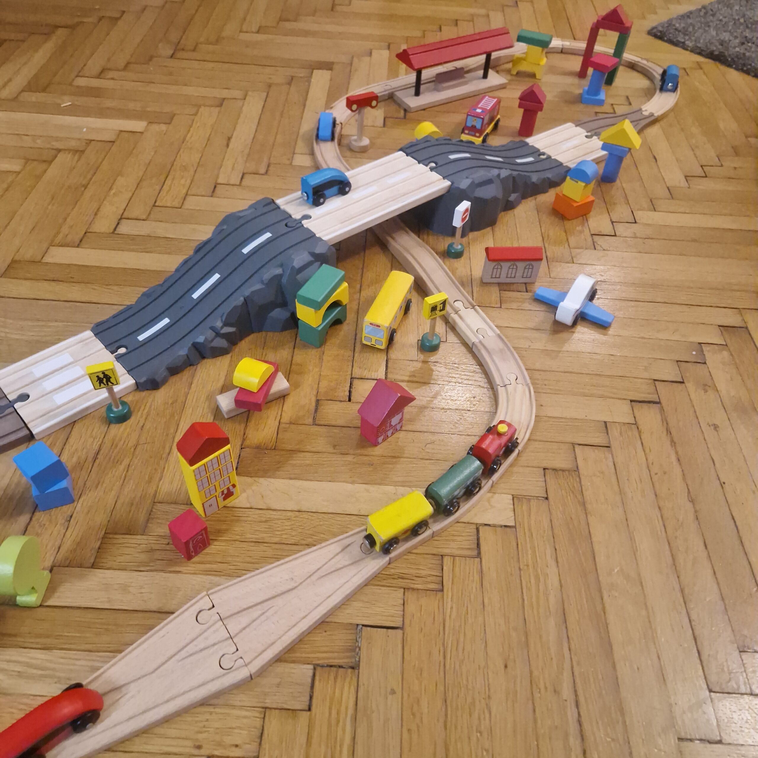 Hidas autopálya és vonatpálya kombináció - Image 2