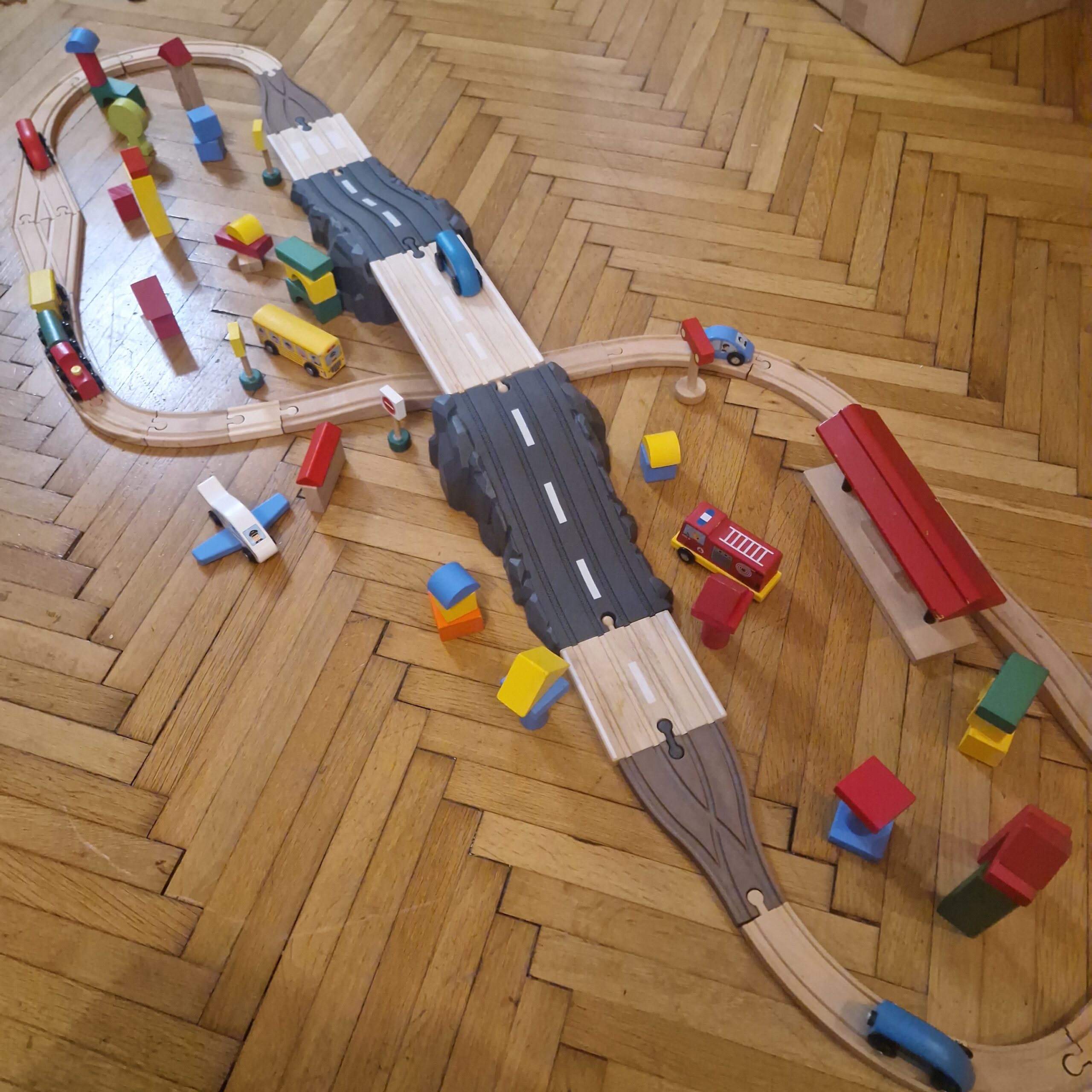 Hidas autopálya és vonatpálya kombináció - Image 3