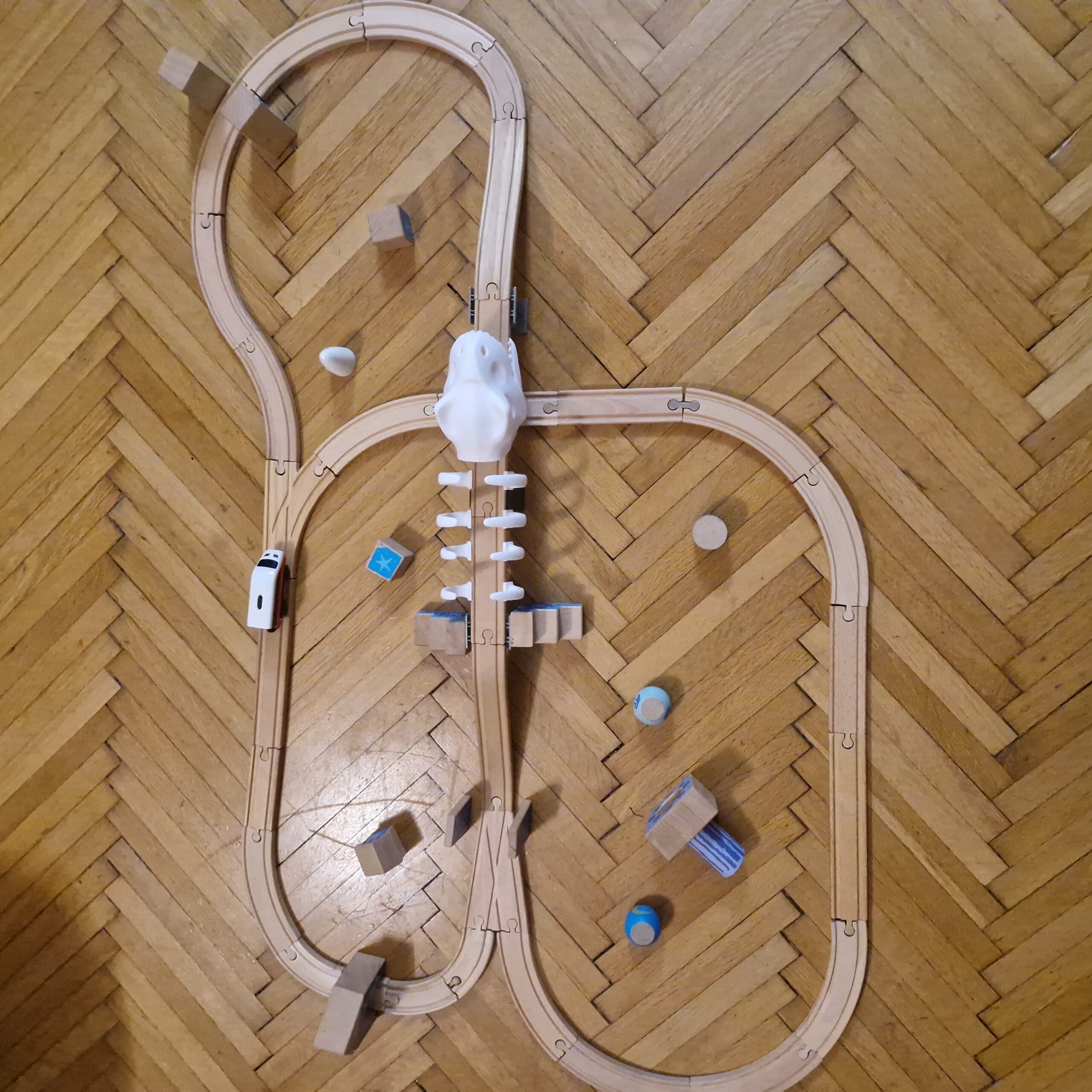 Dínós vonatpálya fa kiegészítókkel elektromos kisvonattal - Image 2